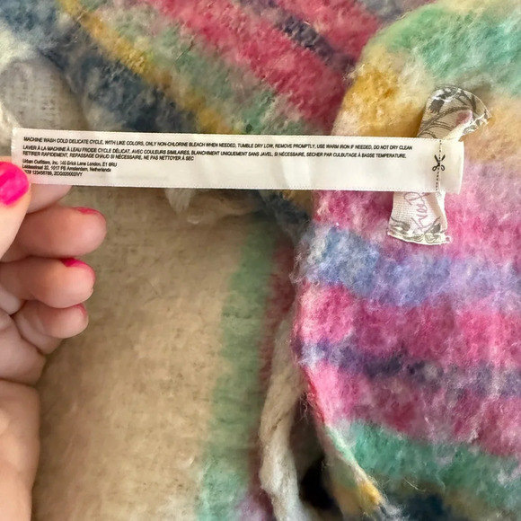 FREE PEOPLE "Skye Stripe" Boho Style Fringe Throw Blanket Wrap Shawl EUC - Picture 3 of 9